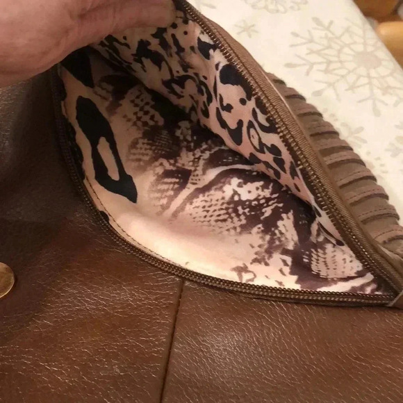 Designed in New York by Sharif leather shoulder bag - Picture 6 of 9